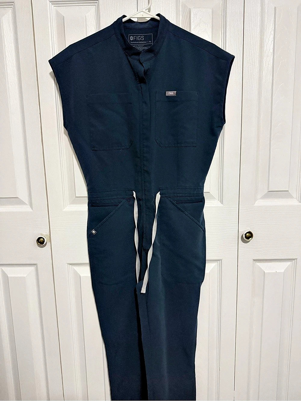 Figs Women’s Rafaela Cargo Scrub Jumpsuit Blue Like New